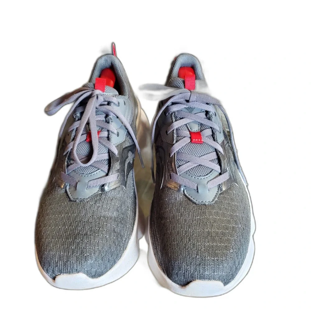 Saucony running shoes