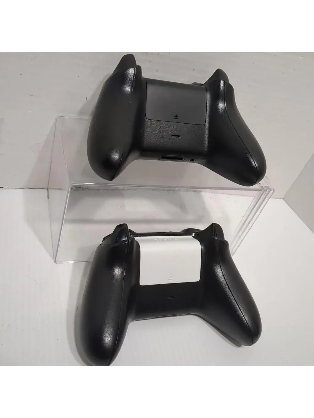 2 Broken Original Microsoft Xbox One Wireless Controllers Model 1708 Stick Drift