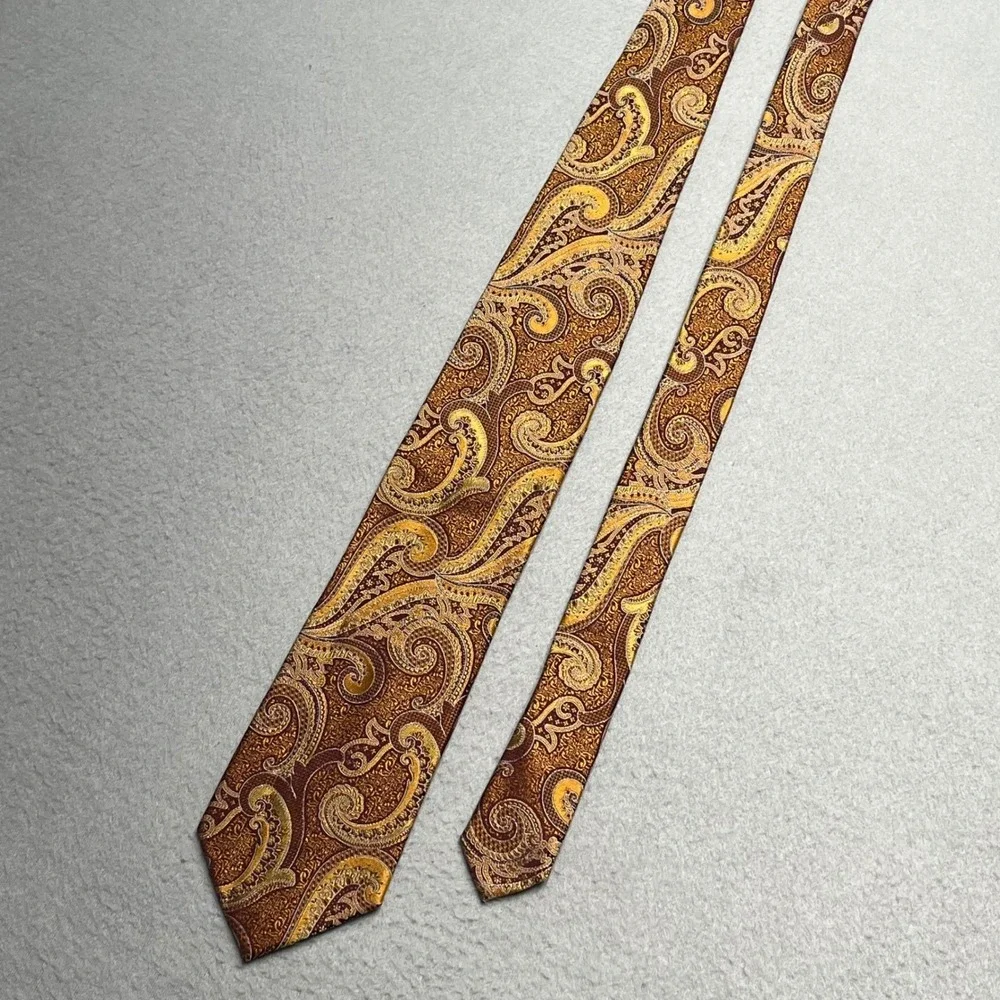 Paul Fredrick Mens Burgundy Gold‎ Paisley Silk Tie Hand Made Classic Necktie