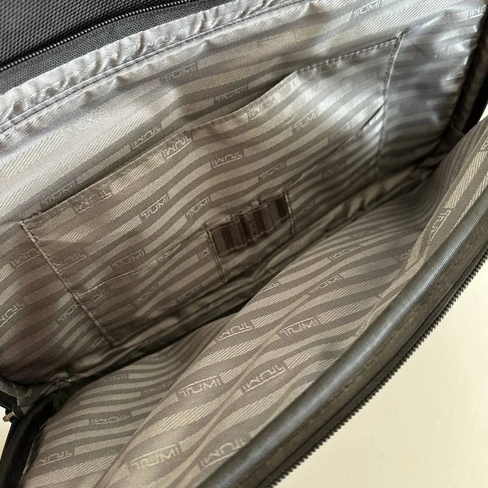 Tumi Laptop Bag Slim 15 Inch‎ Black Ballistic Nylon Briefcase Work Travel