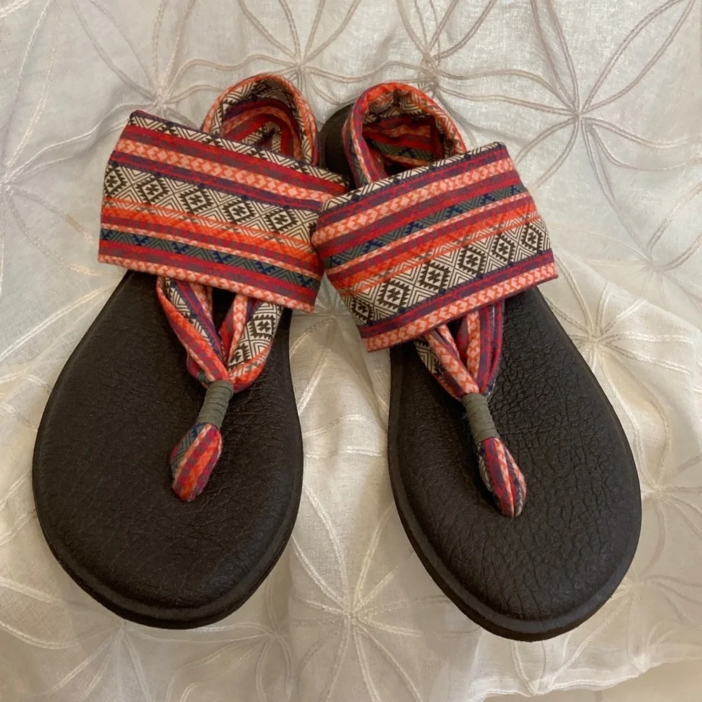 Sanuk size aztec