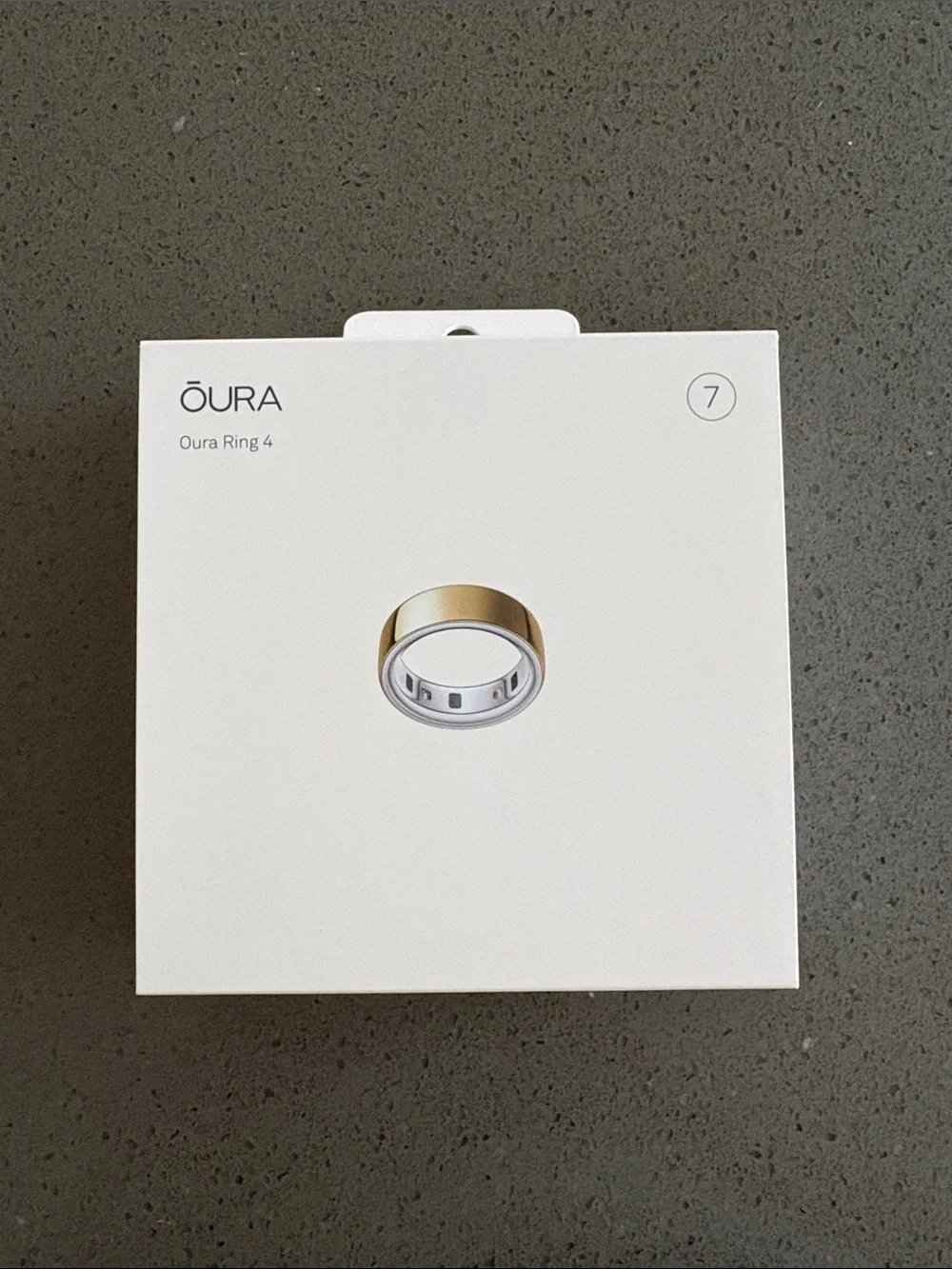 Oura Ring 4 - Gold Exterior BRAND NEW