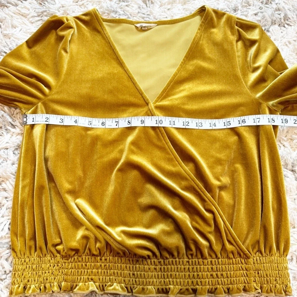 Madewell | Velvet Smocked Crossover Top in Egyptian Gold Size Medium