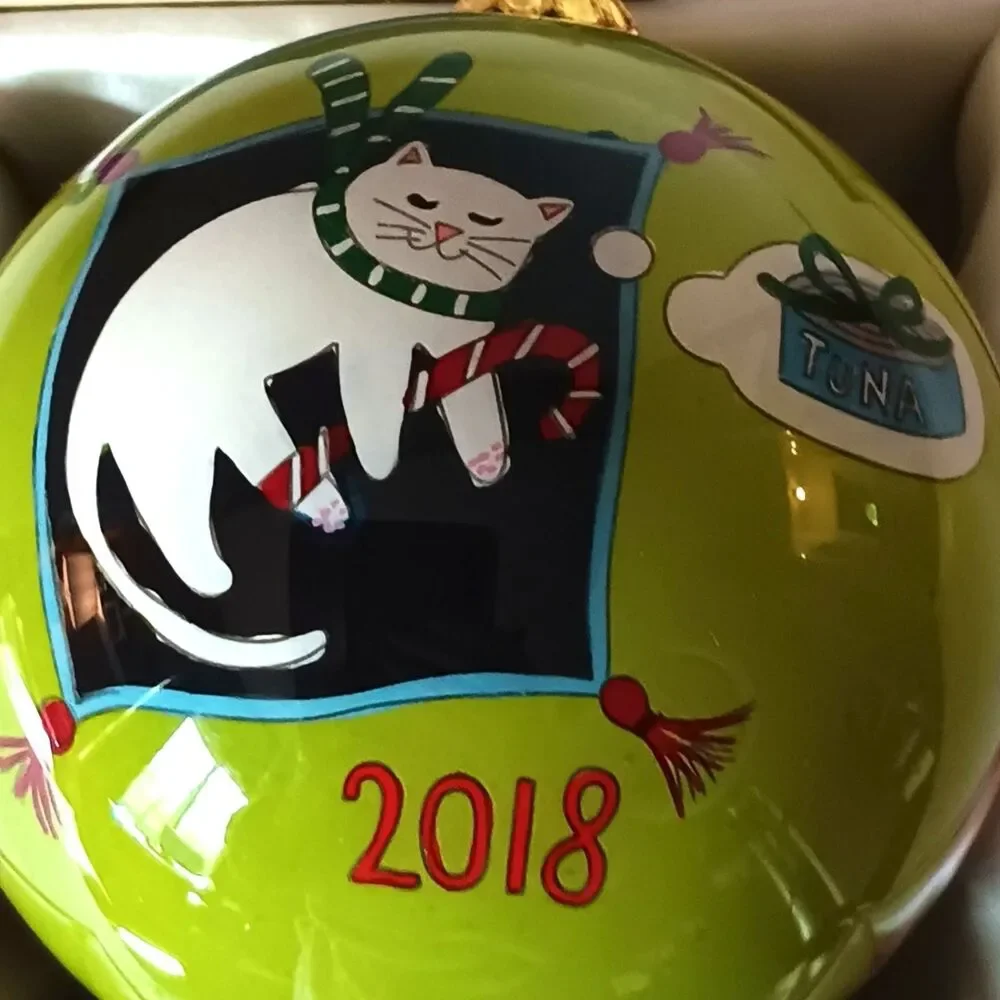 Cat Christmas Ornament Pier 1 Li Bien Hand Painted Glass 2018 Green & White