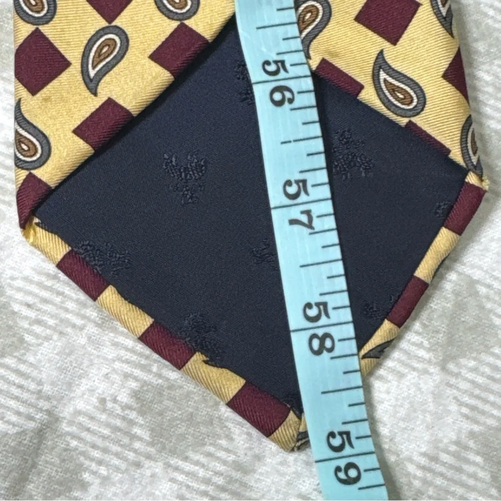 BROOKS BROTHERS Makers Men's 100% Silk Necktie USA Designer PAISLEY Red/Blue GUC