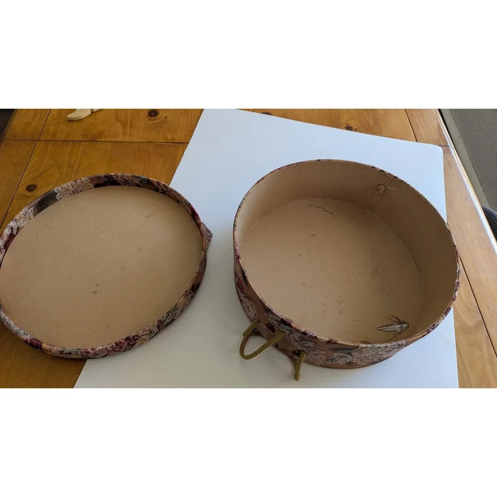 Raymond Waites elegant shape round