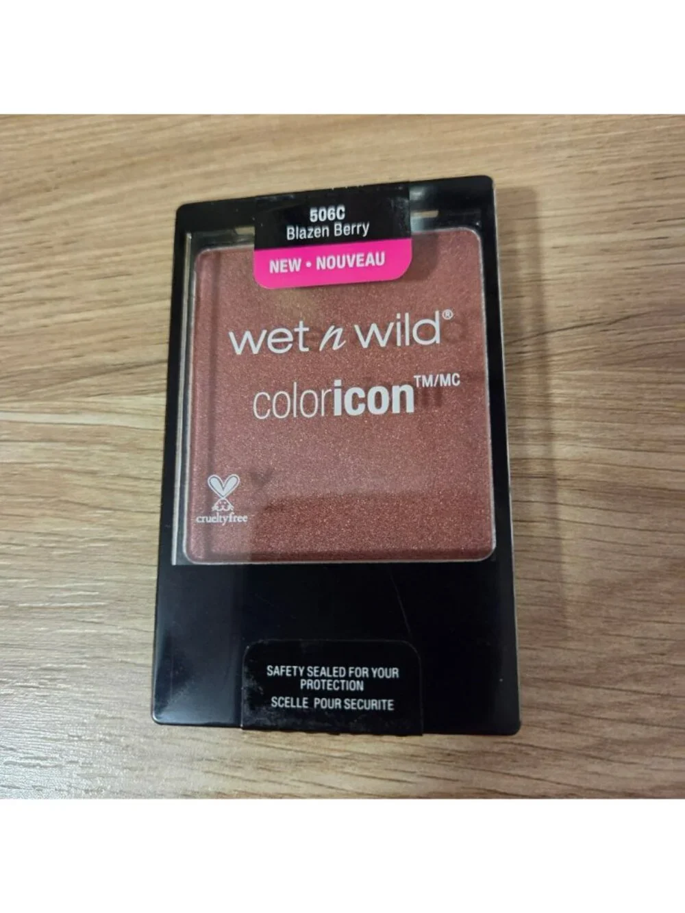 Wet n Wild Color Icon blush Blazen Berry 506C