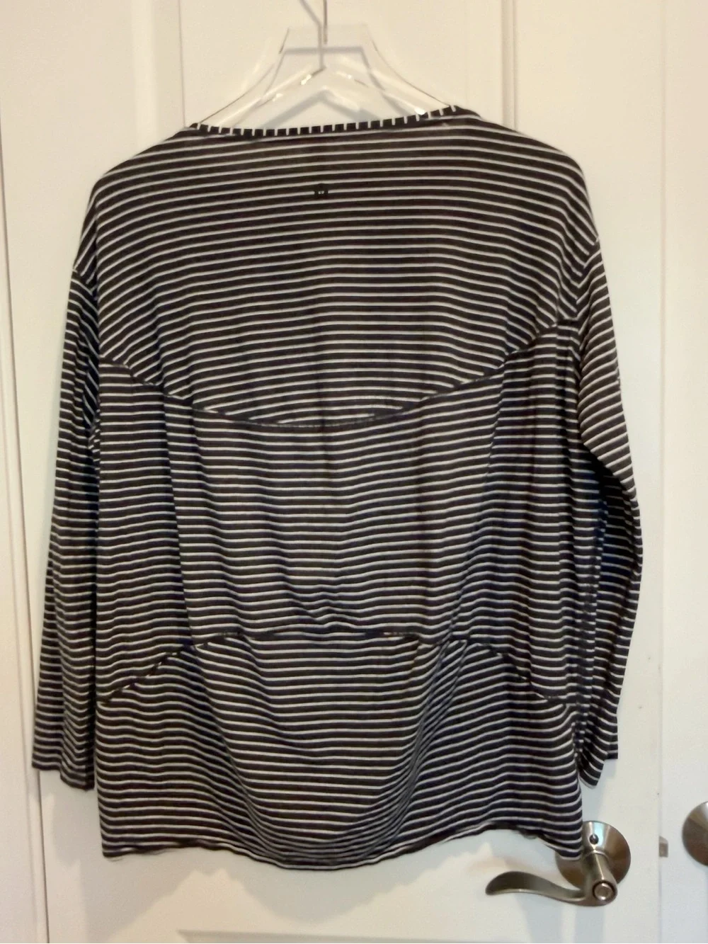 LULULEMON Back in Action Long-Sleeve Shirt in Grey and White Stripe size 6