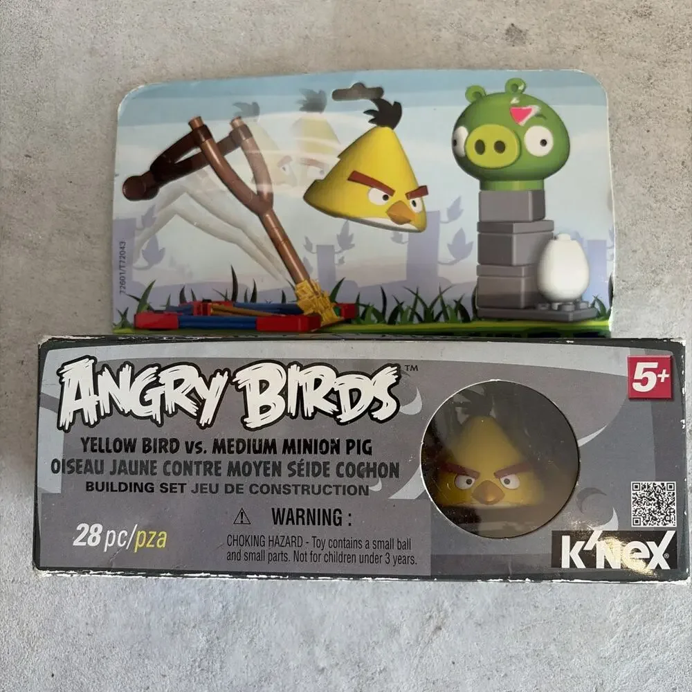 NEW In Box Angry Birds Yellow Bird Vs. Medium Minion Pig K’nex Building