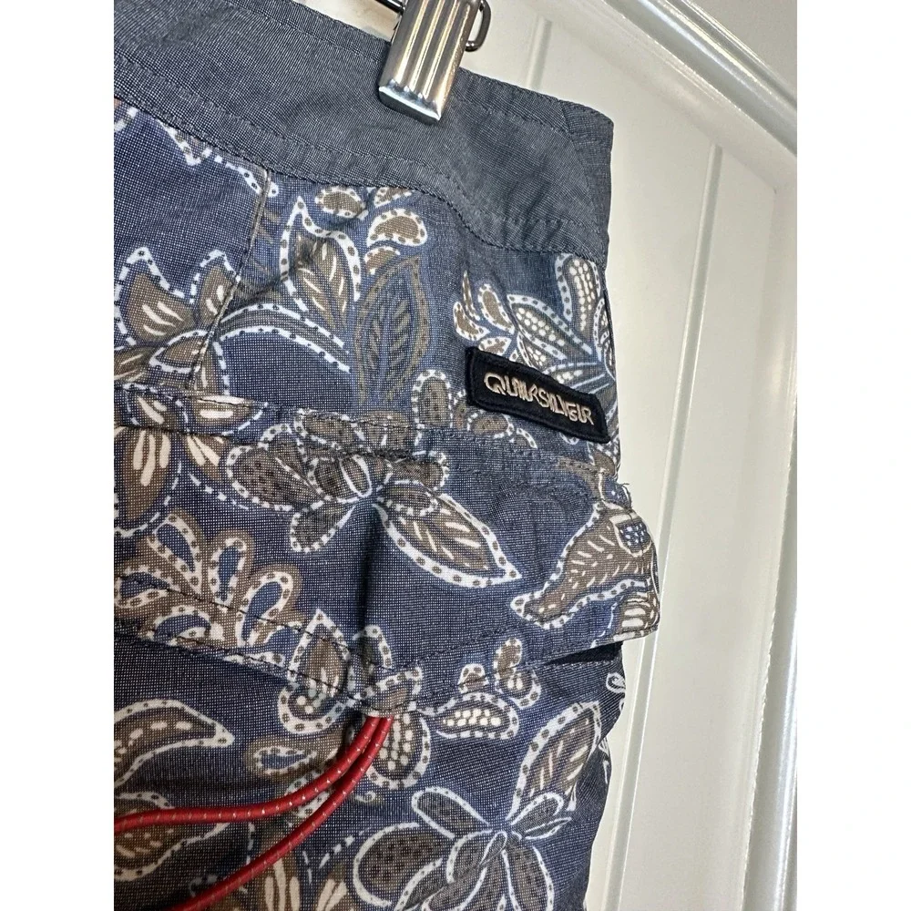 Quiksilver waist flat