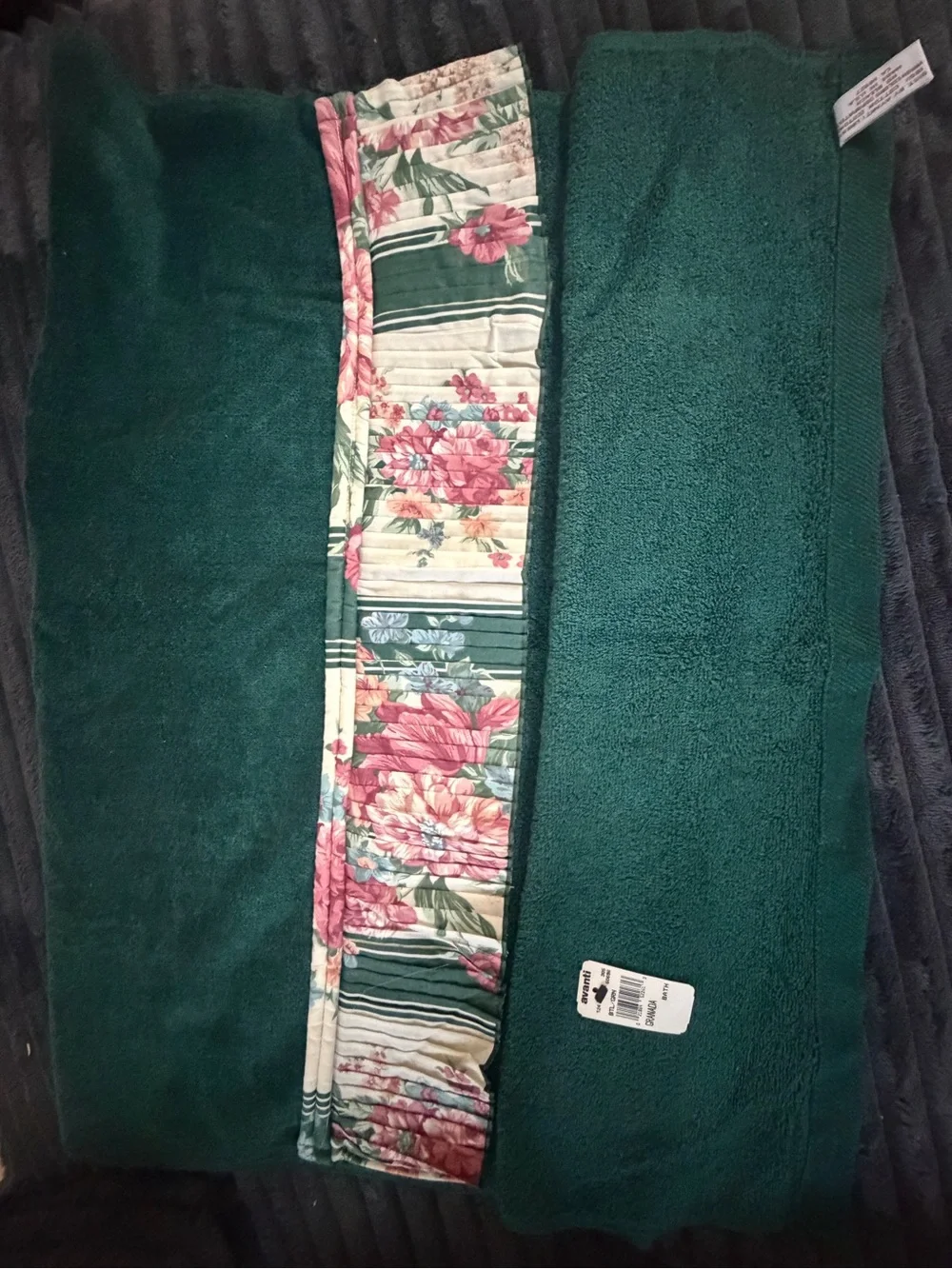 Avanti Green Bath Towel Set with Floral Pleated Trim