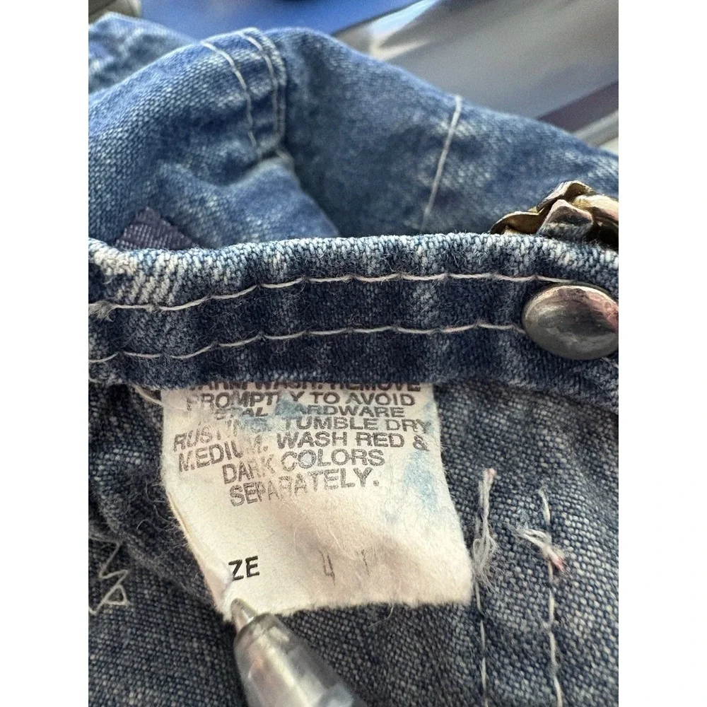 OshKosh Bgosh store smell