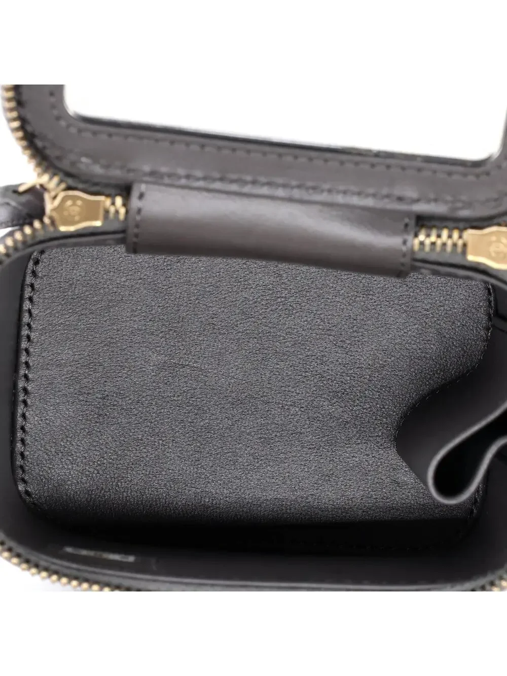 CHANEL elevate your