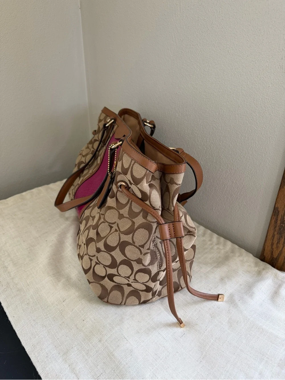 Coach tote signature