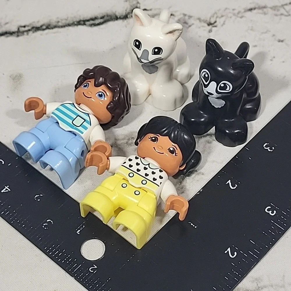 Lego Duplo Figures Lot Of 4 Boy Girl Kids Children With‎ Black White Kitty Cats