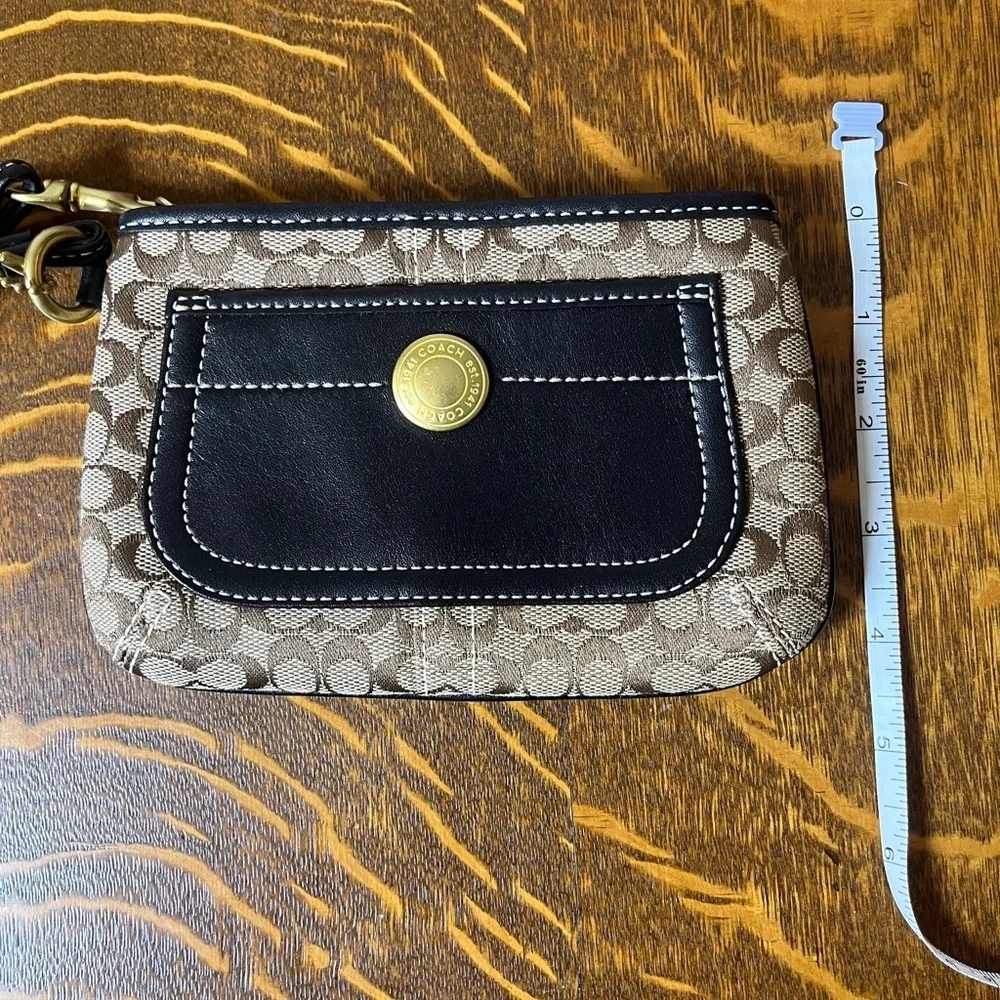 Coach elegant signature
