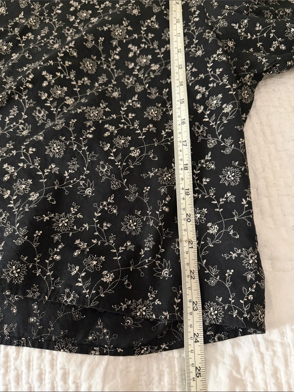 Madewell Black Floral V-Neck Puff-Sleeve Top