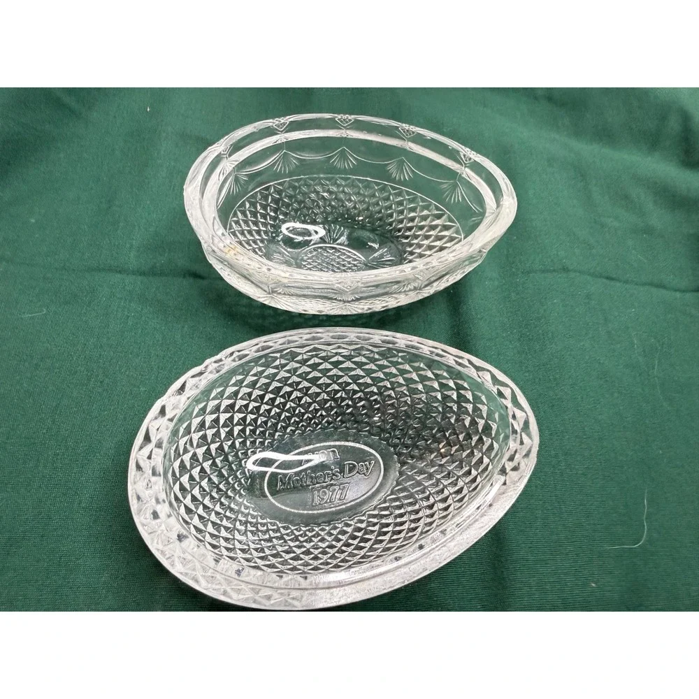 Avon Mother's‎ Day 1977 Vintage Clear Cut Glass Candy Dish Diamond Pattern Decor