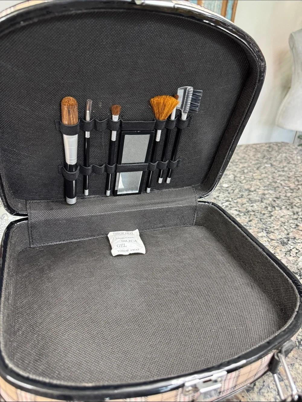 Classic tartan Plaid Top-Handle Vanity Case in Beige and Black NWOT