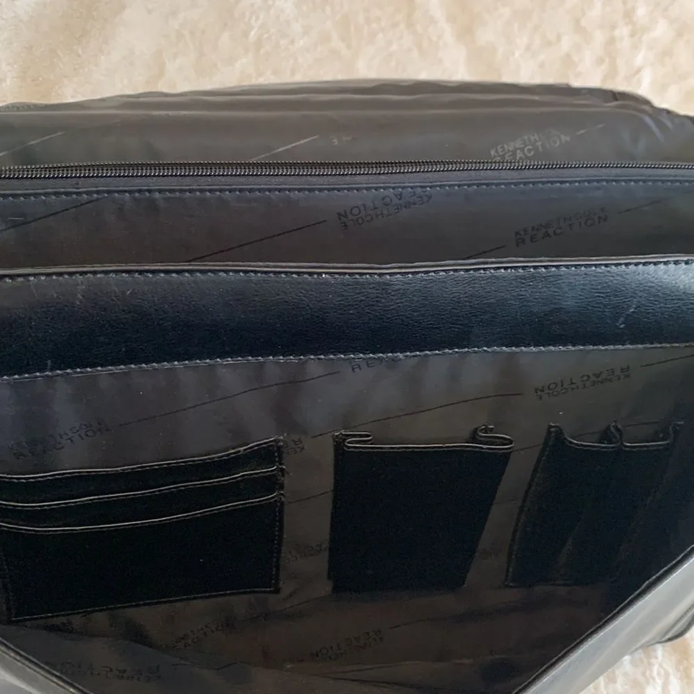 Kenneth Cole Reaction features **please