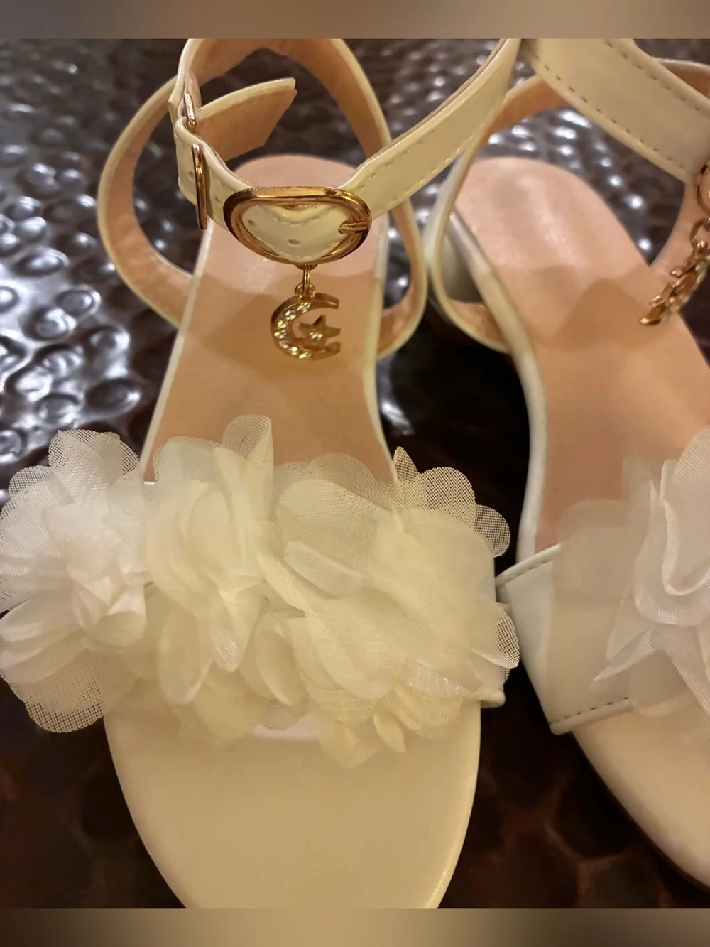 Girls Ivory Floral Ankle-Strap Sandals Size 12