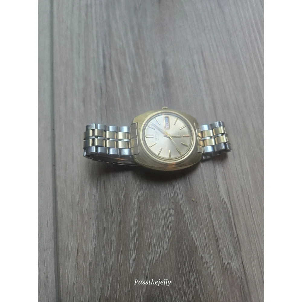 Vtg Seiko Watch Mens 7006-7000 Day Date 21 Jewels Automatic Retro 70s Cushion
