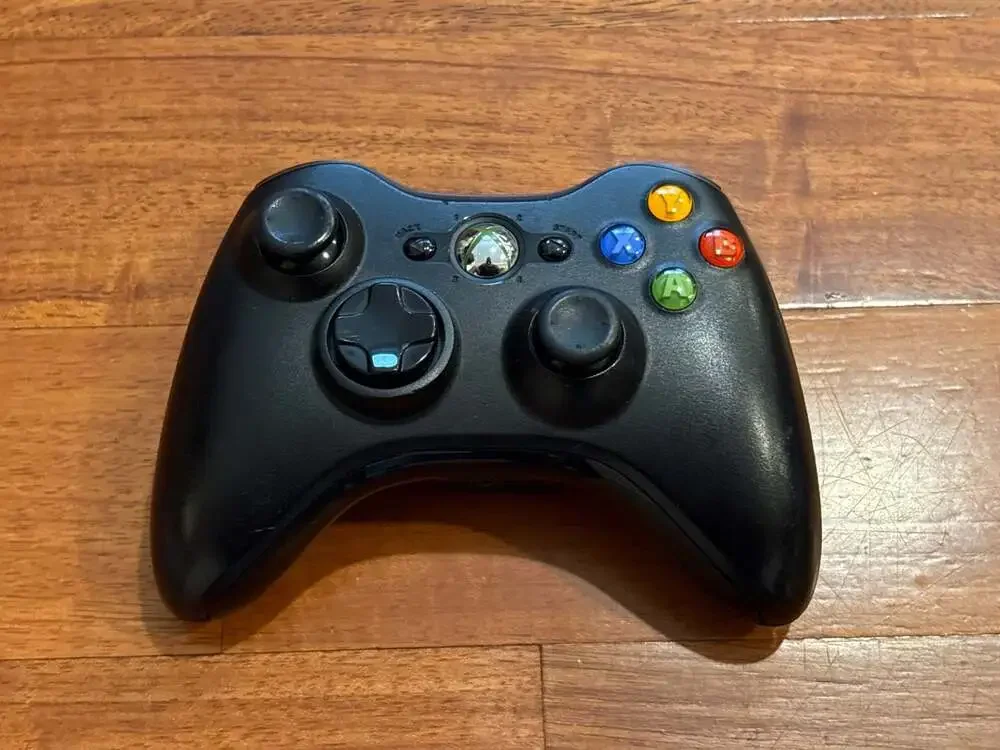 Microsoft Xbox 360 Wireless Controller - Black (Model 1403)