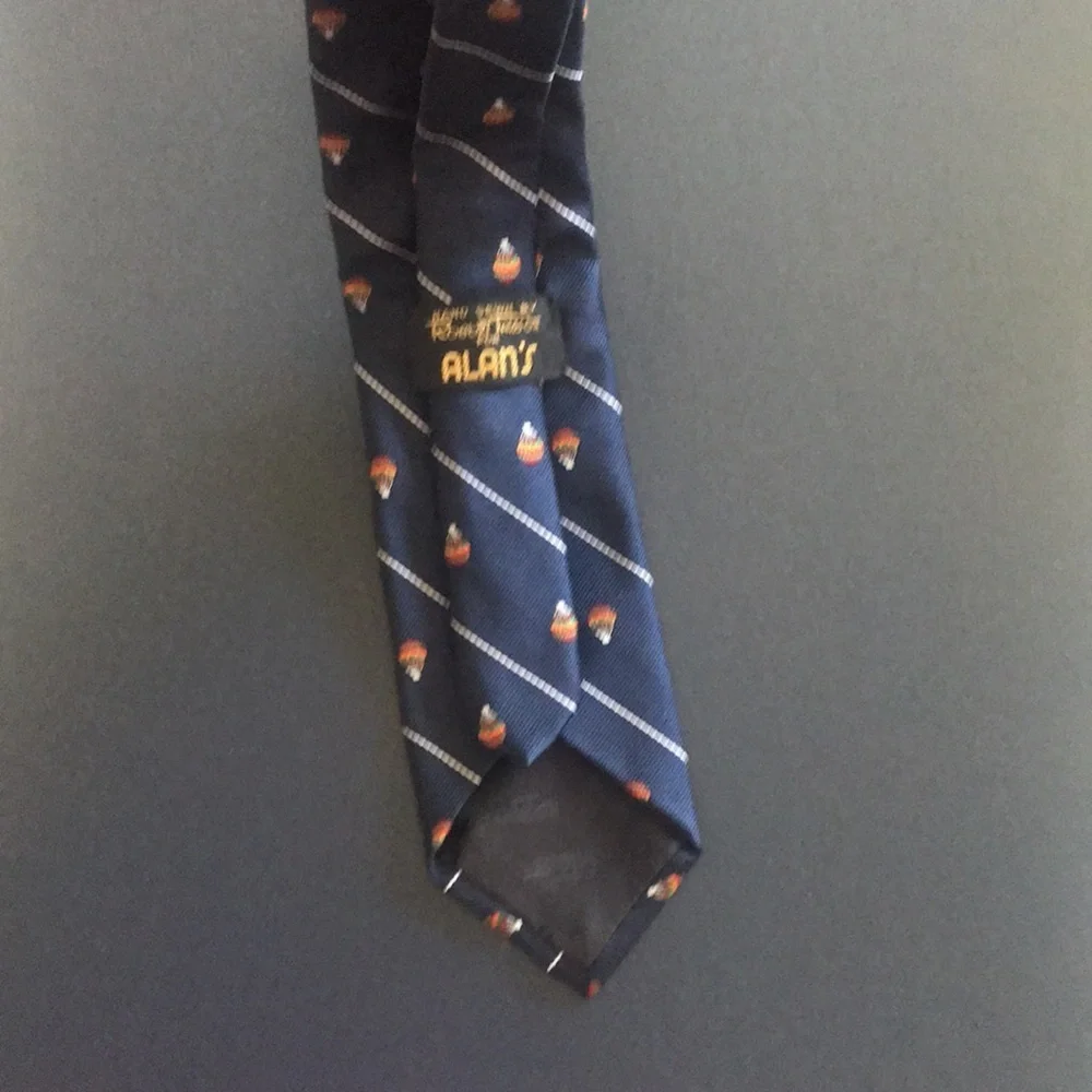 Robert Talbot hand sewn for Alan’s navy blue silk poly tie air balloons