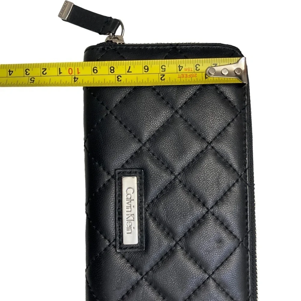Calvin Klein gently used