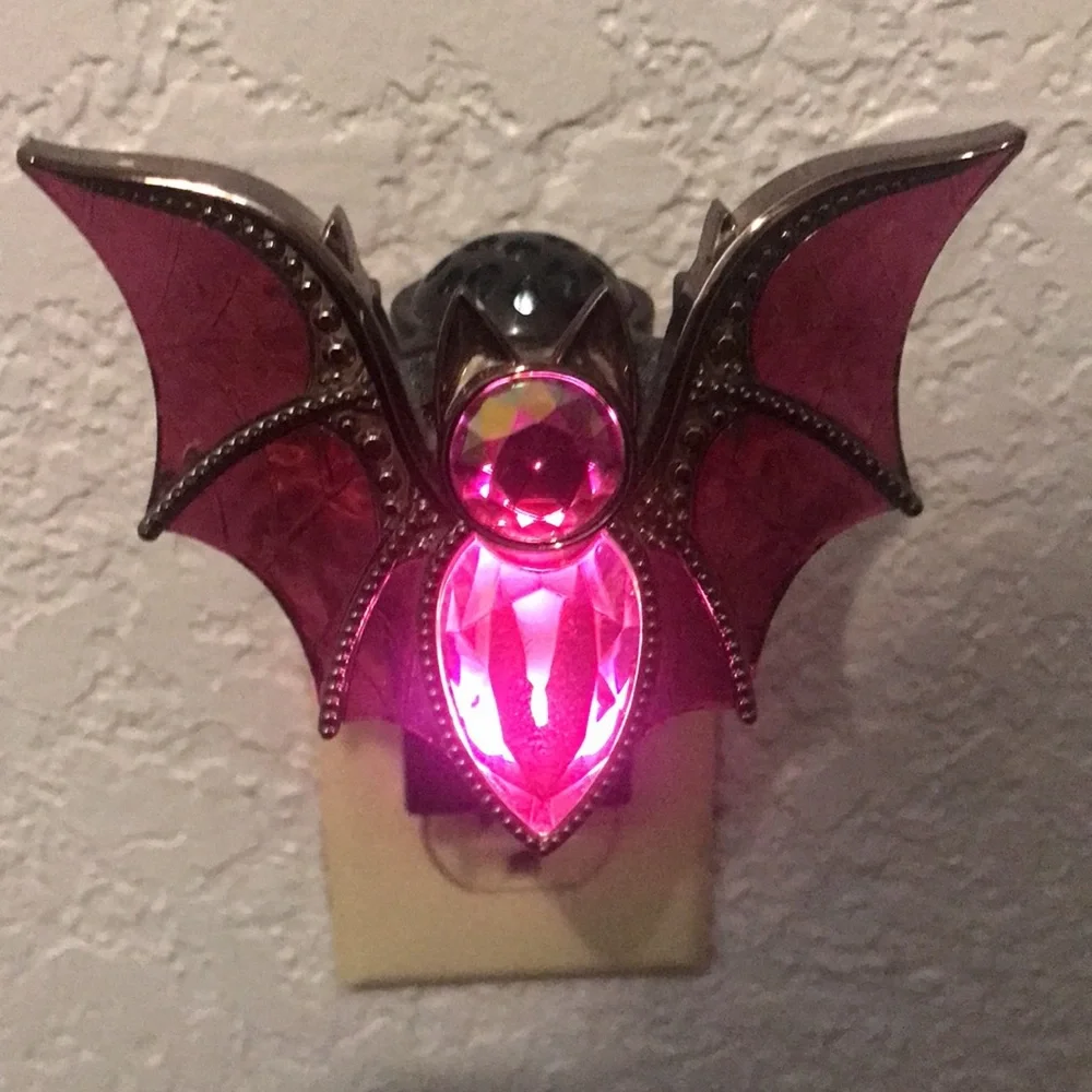 BBW Bat Wallflower 🦇 Lights Up Plug-In