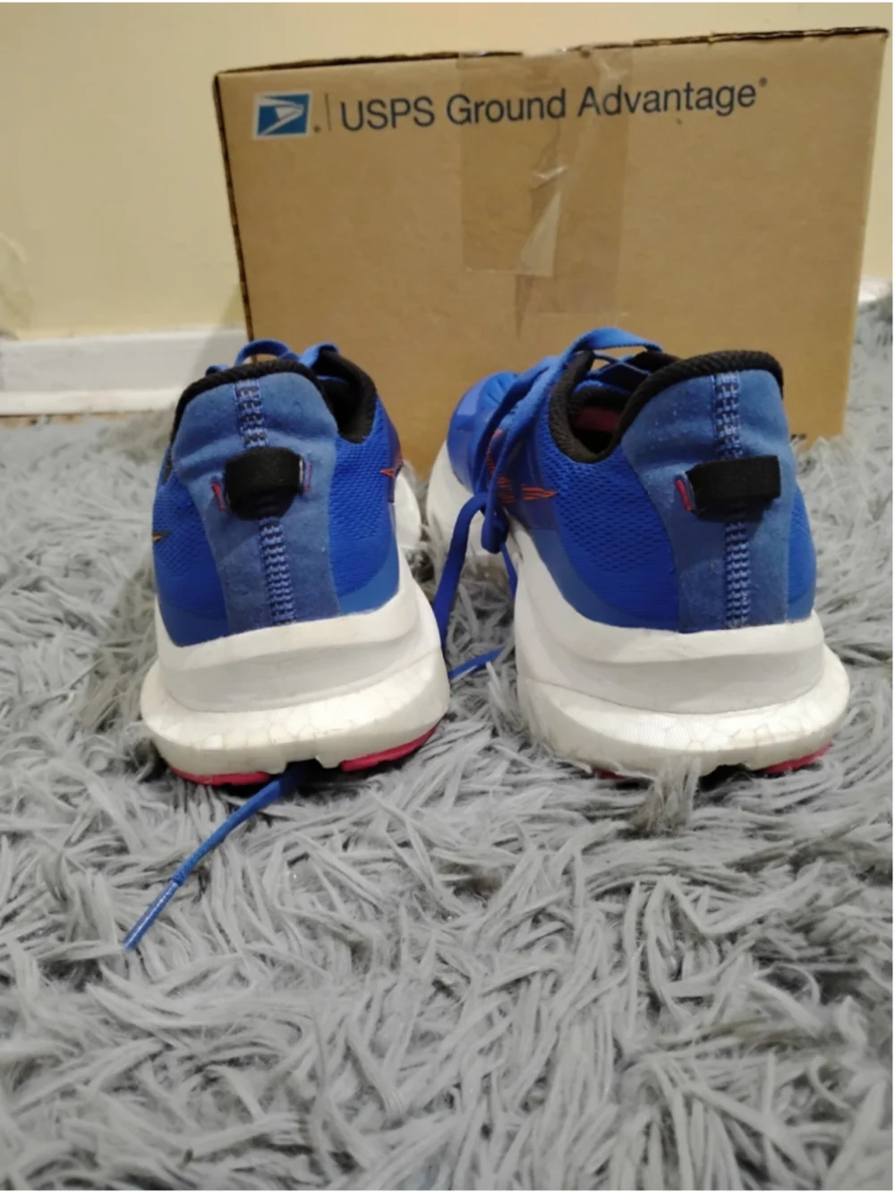 Saucony used shipping