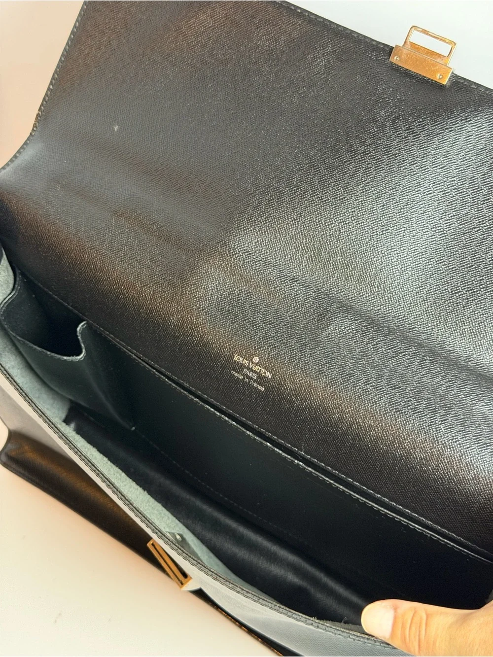 Louis Vuitton Taiga Porte-Documents Angara Briefcase