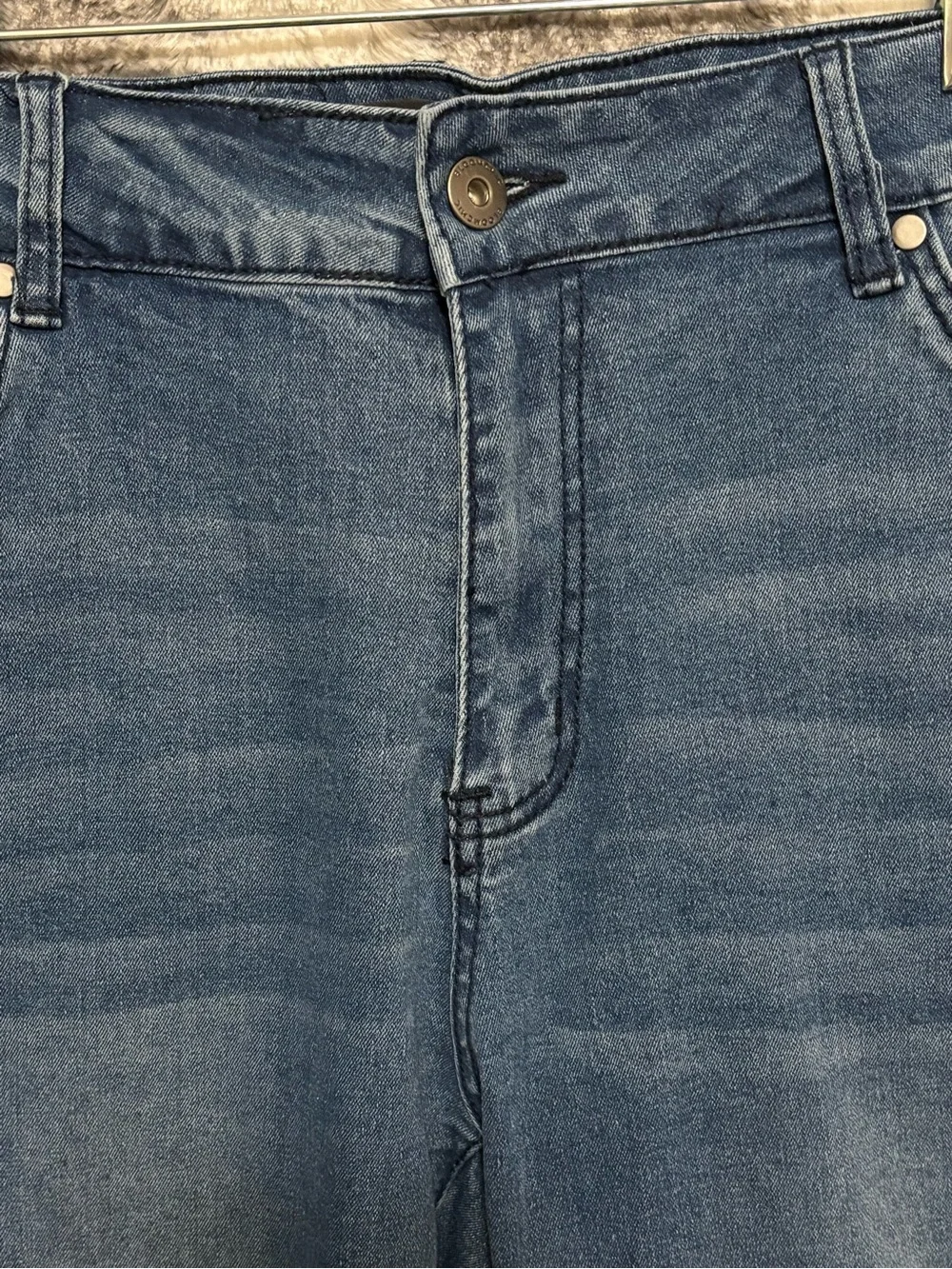 BloomChic stylish cropped