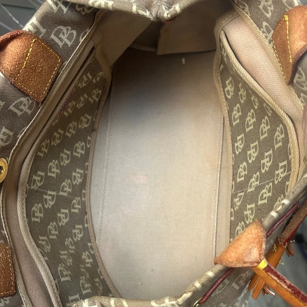 Dooney & Bourke‎ Tan and Cream Signature Logo Tote