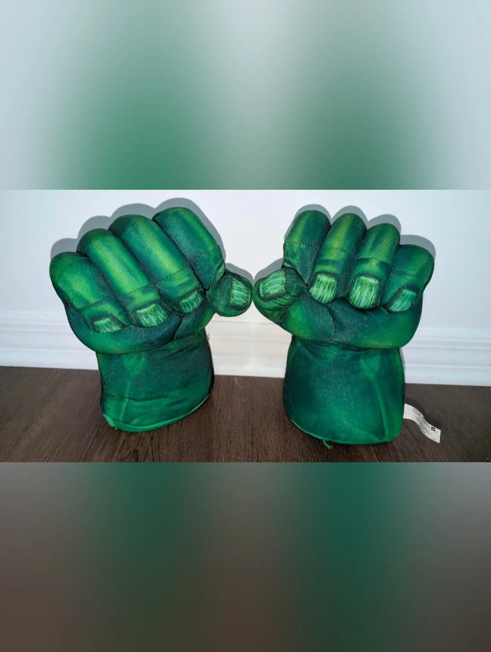 Hasbro Marvel 2008 Incredible HULK Smash Hands Fists Gloves Plush w/sound Works