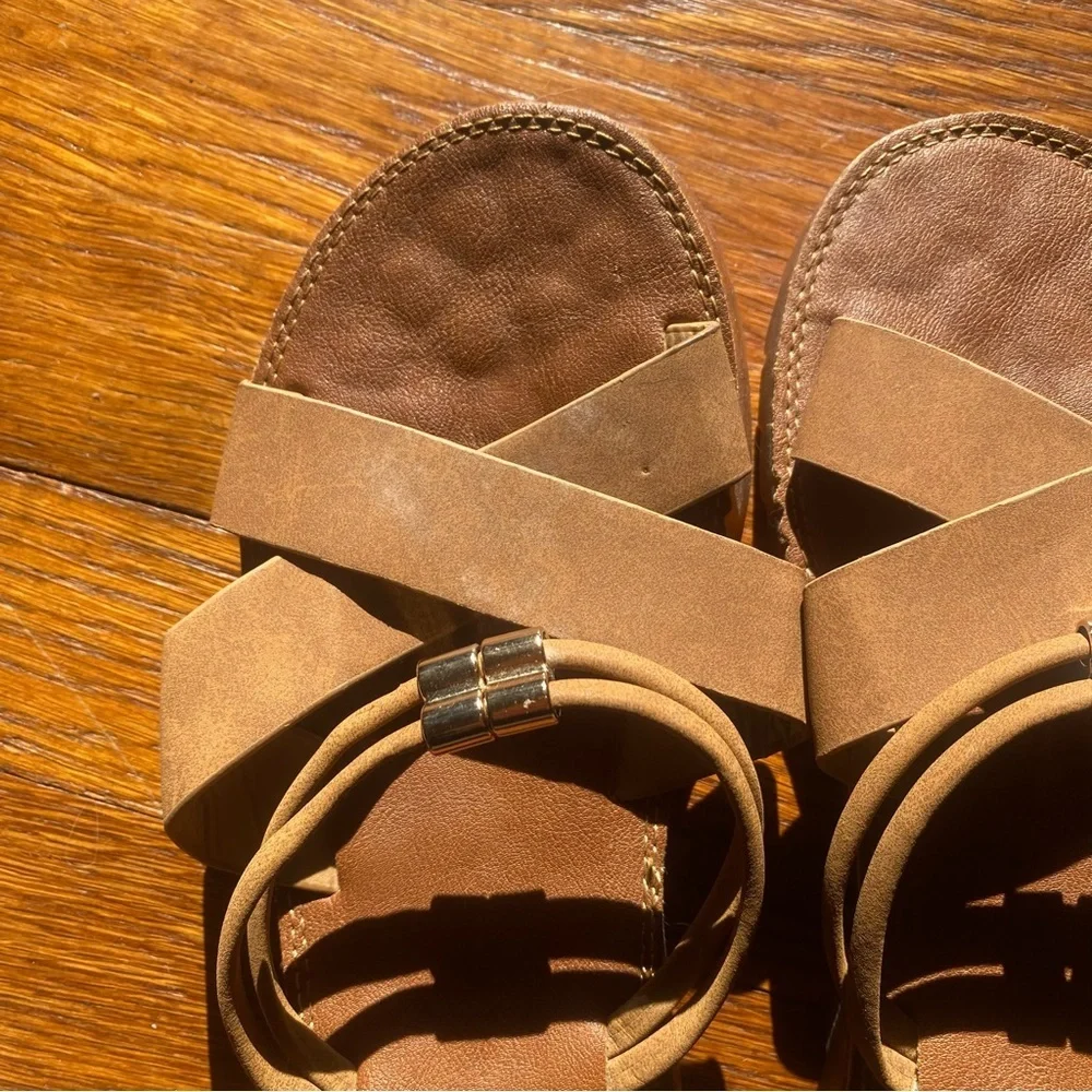 SHEIN chic tan