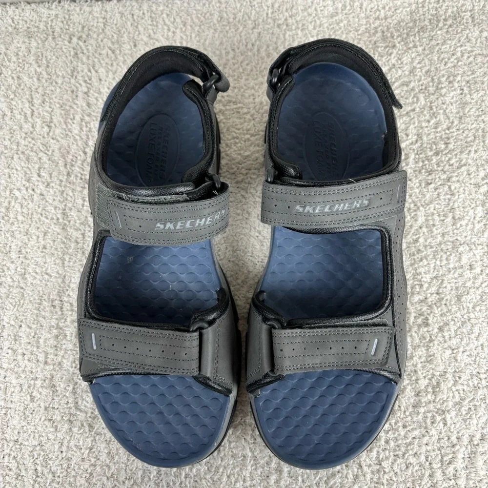 Skechers looks sandals strappy