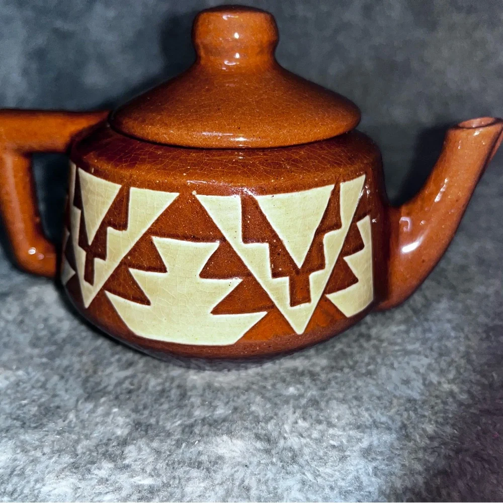 N/A brown pottery
