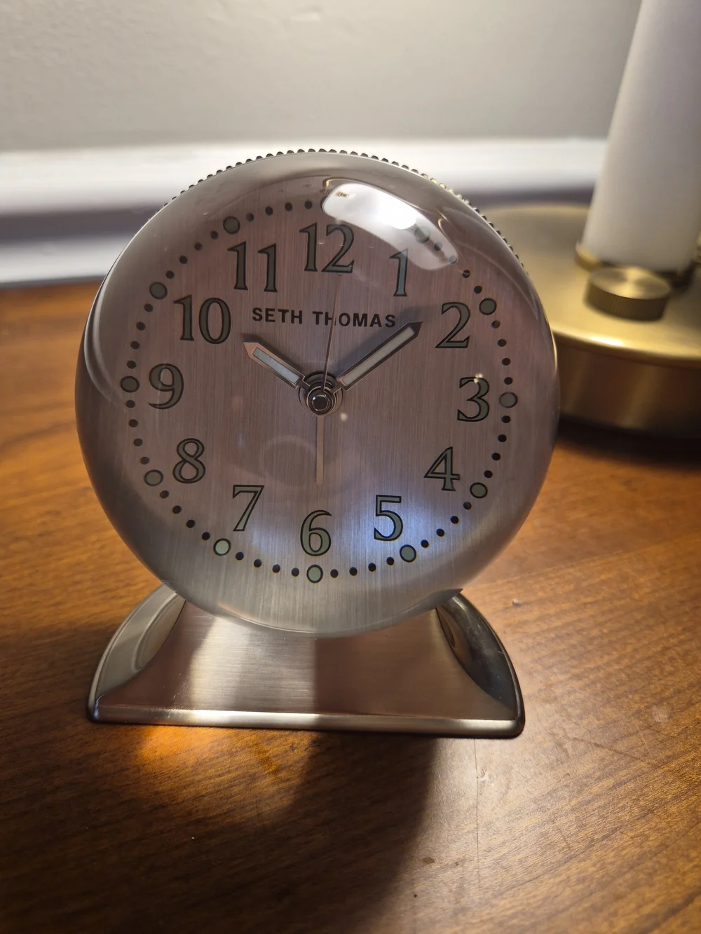 Vintage Seth Thomas Clear Bubble Face With Silver Base  Table Clock