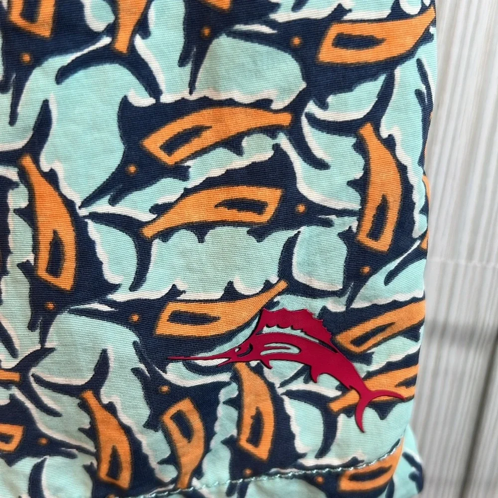 Tommy Bahama size pre moorea