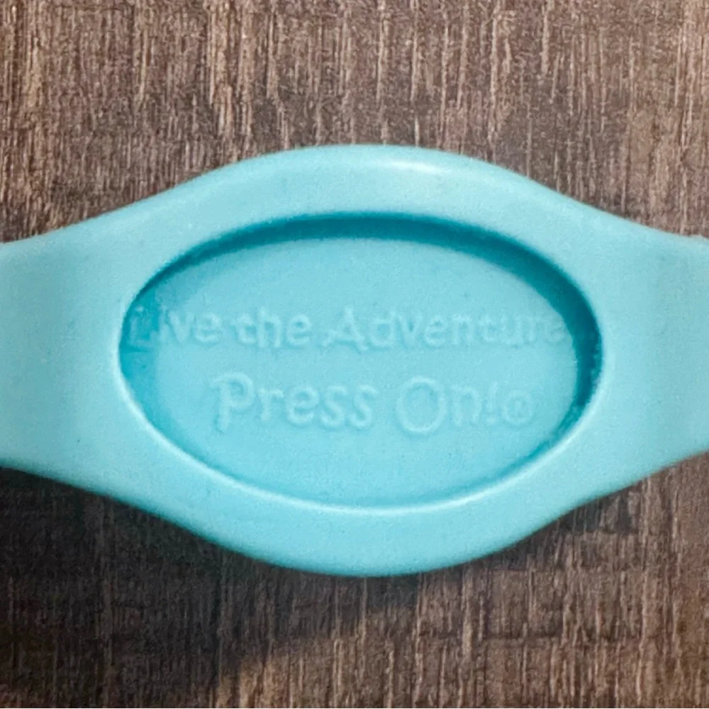 💞 Youth Size Turquoise Blue Pennybandz Rubber Kids Bracelet for Squished Pennies