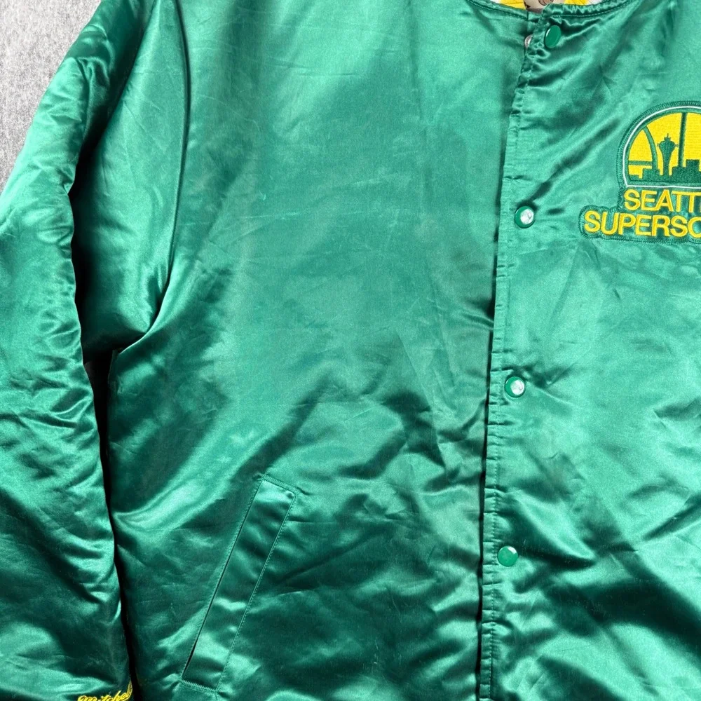Mitchell & Ness Mens Jacket L Green Satin‎ Varsity NBA Seattle Supersonics