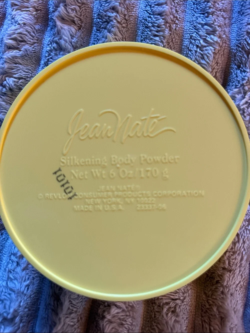Jean Nate Silkening Body Powder 6 Ounce by Jean Naté original w puff