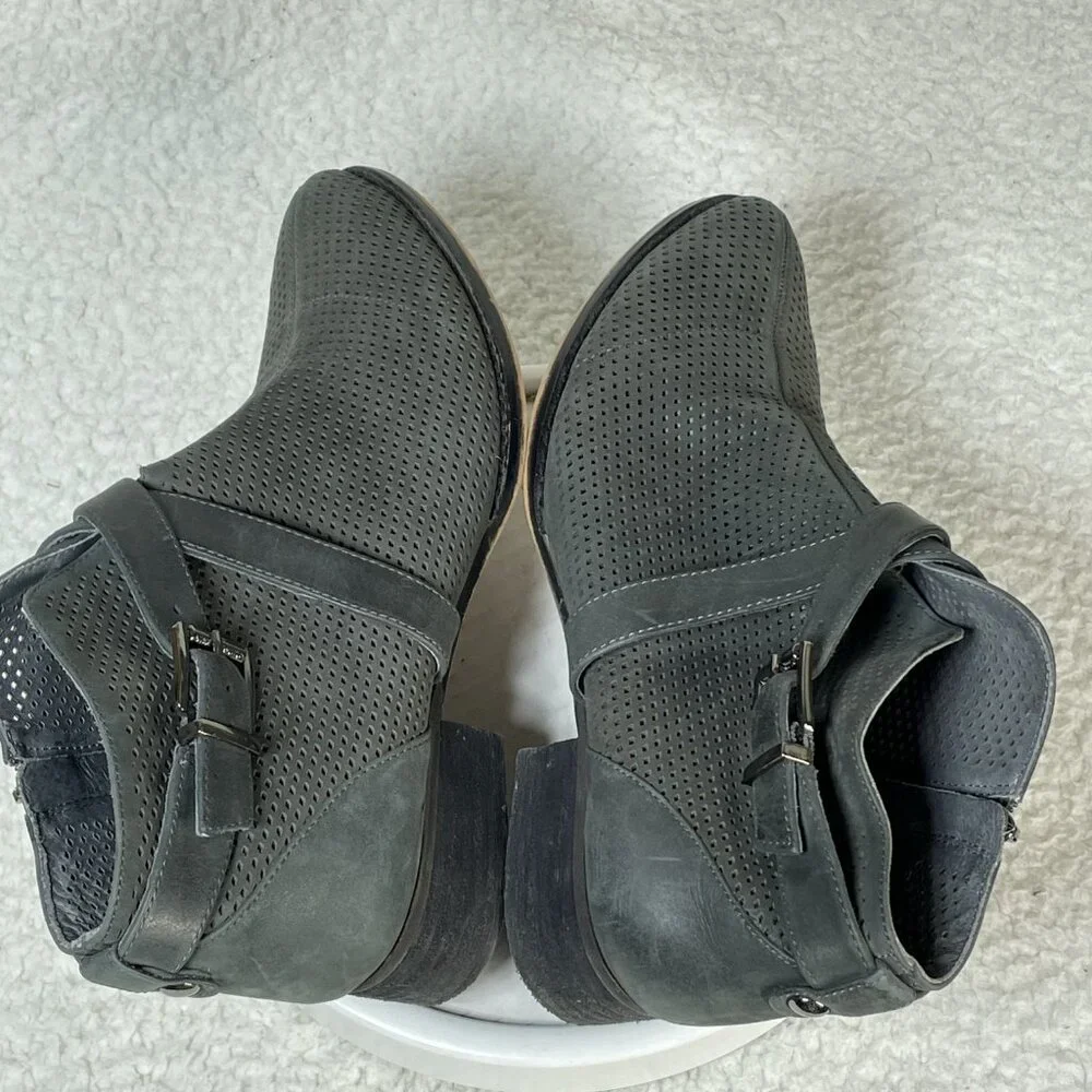 Vince Camuto these vince