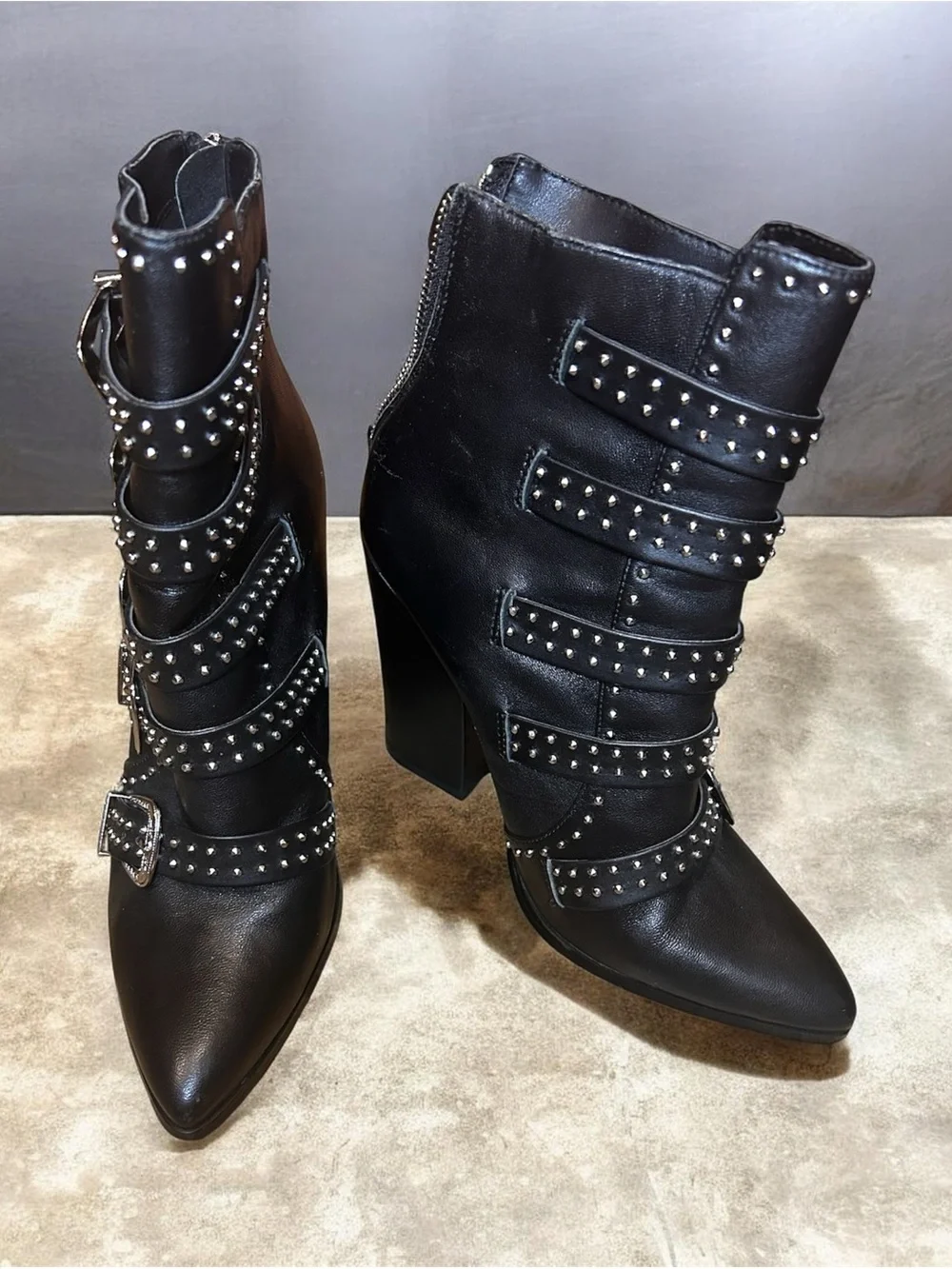 Steve Madden note boots
