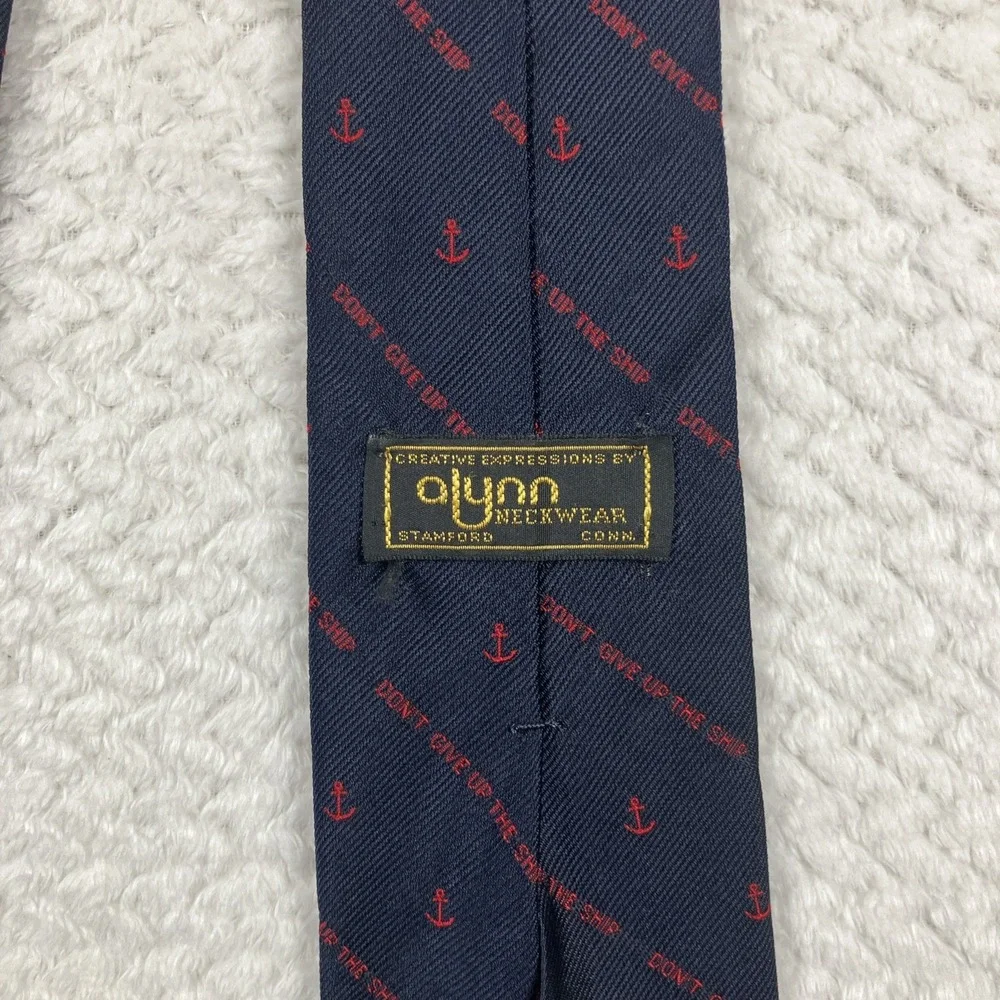 Alynn Neckwear good no