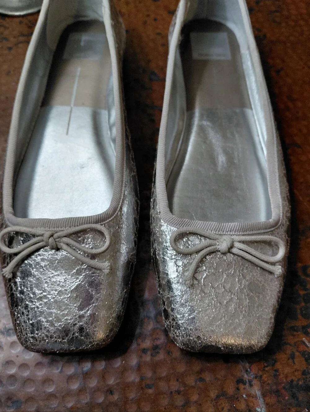 Dolce Vita Sz. 8 Silver Distressed Leather Anisa Wide Ballet Flats