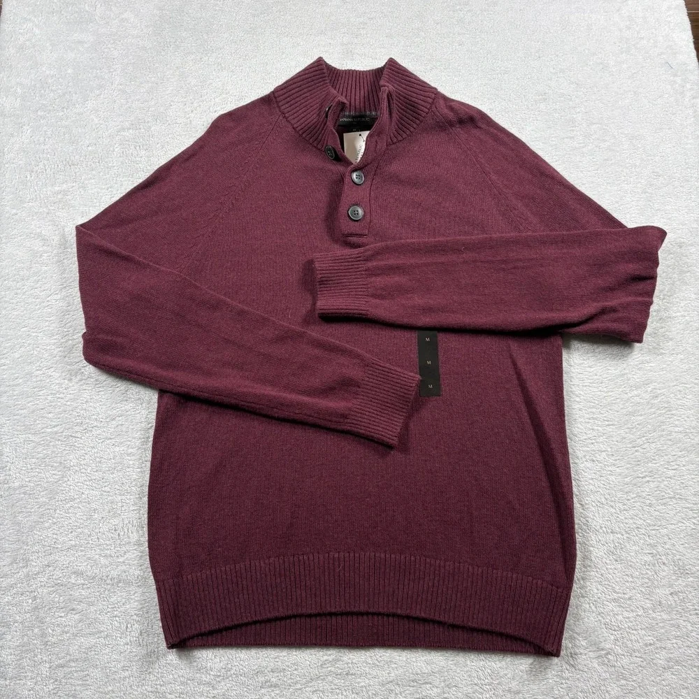 Banana Republic men henley detail