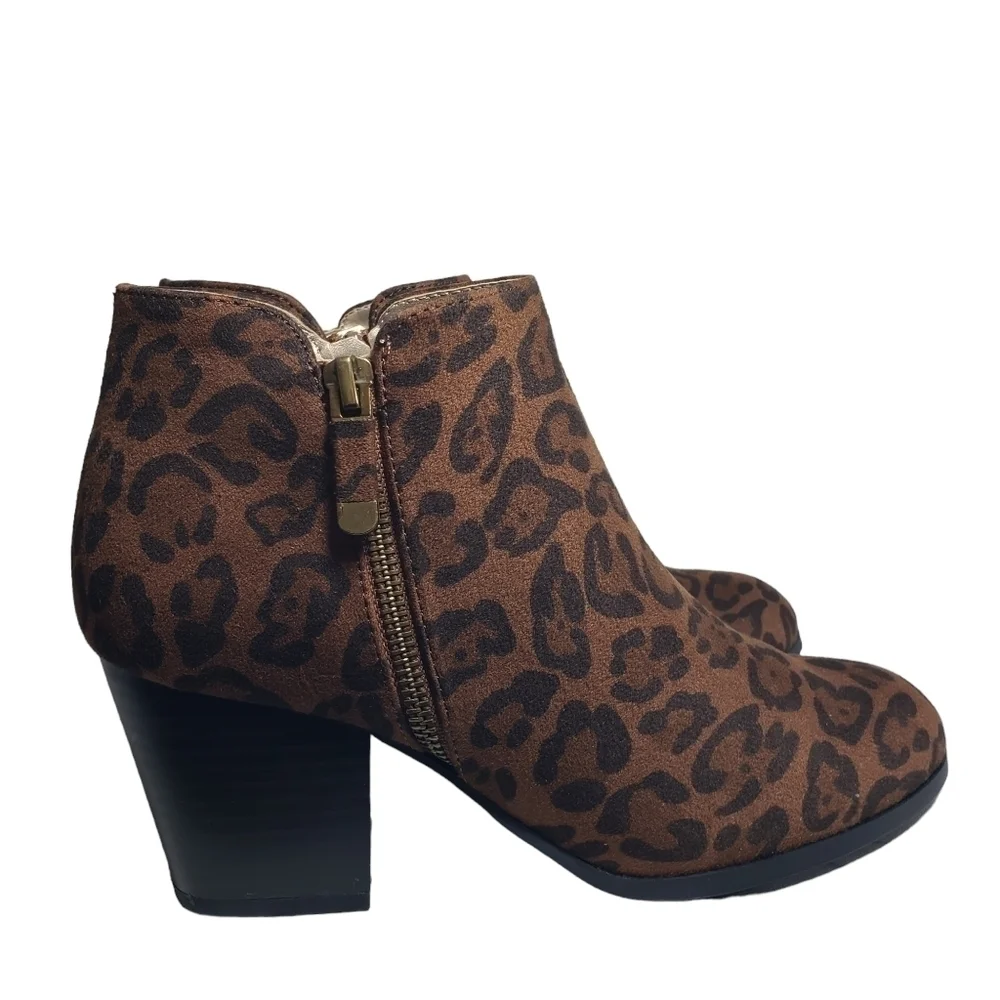 Style & Co MASRINAAF Brown Leopard Zip Closed Toe Ankle Booties Sz 7.5M