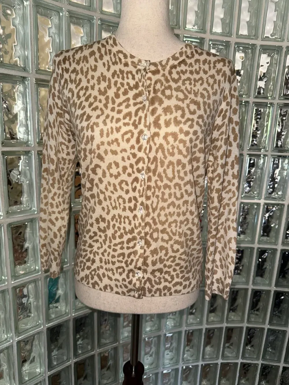 J. CREW 100% Merino Wool Soft Button up cardigan sweater - size Large